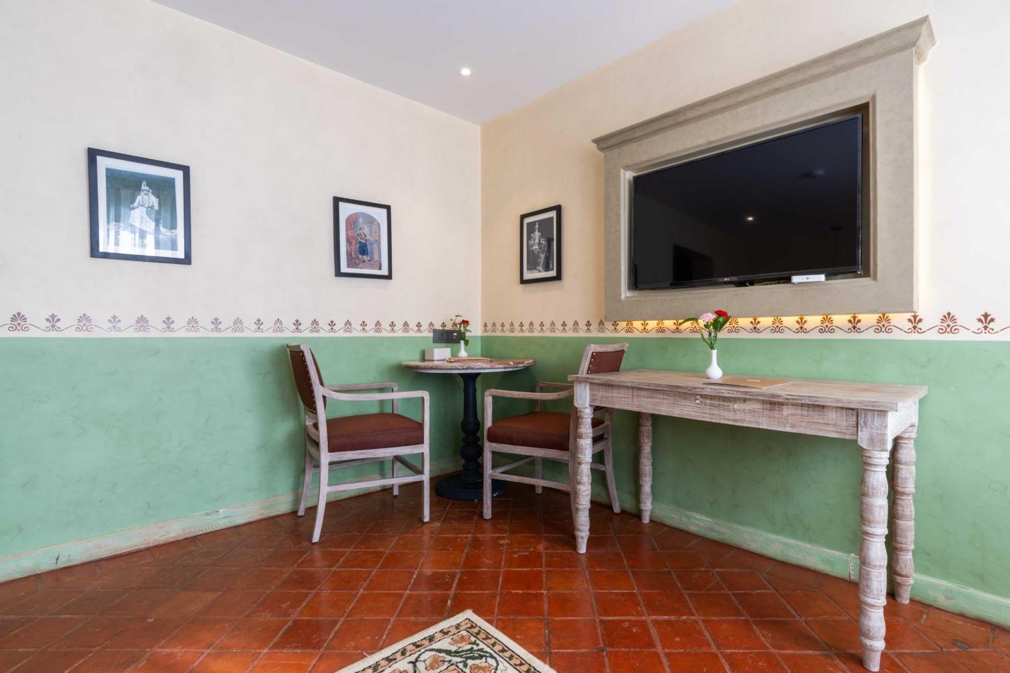Classic Deluxe Double Room